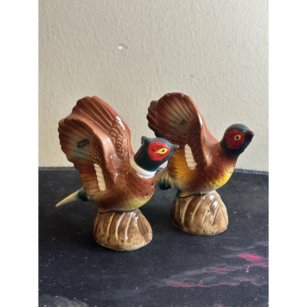 Pheasant Shaped Salt & Pepper Shakers‎